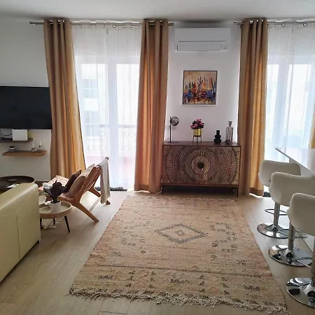 Hypercenter Penthouse @ True Heart Of Old Town